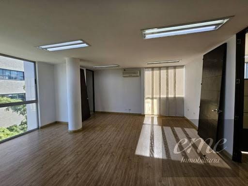 Oficina en arriendo en Los Balsos, Medellín, 75 m² · foto 9 de 12