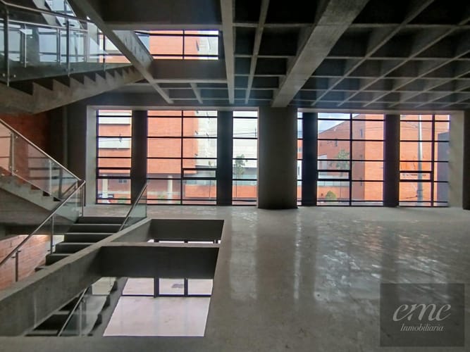 Bodega en arriendo en Perpetuo Socorro, Medellín, 3000 m² · foto 4 de 24