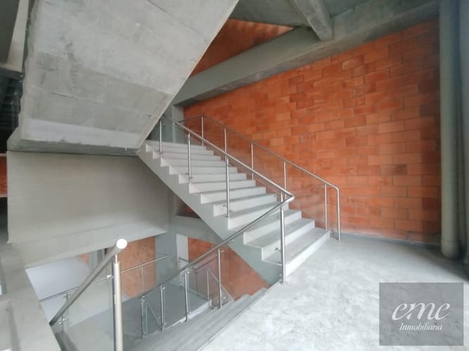 Bodega en arriendo en Perpetuo Socorro, Medellín, 3000 m² · foto 5 de 24