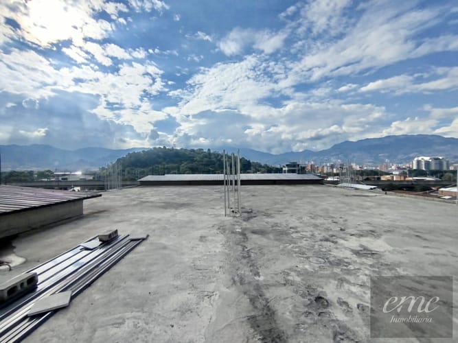 Bodega en arriendo en Perpetuo Socorro, Medellín, 3000 m² · foto 6 de 24