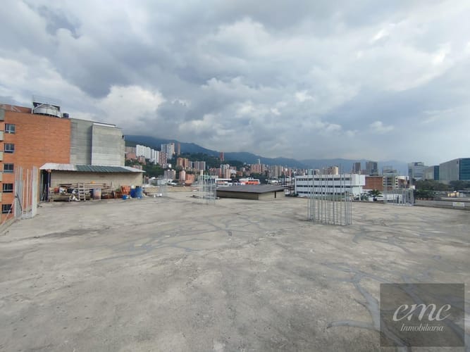 Bodega en arriendo en Perpetuo Socorro, Medellín, 3000 m² · foto 9 de 24