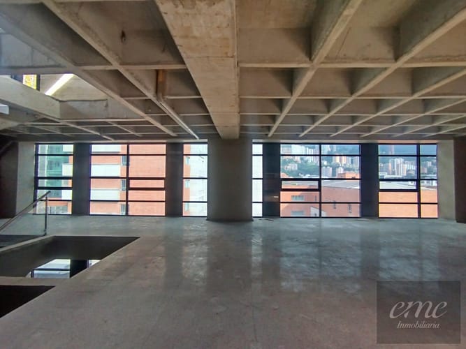 Bodega en arriendo en Perpetuo Socorro, Medellín, 3000 m² · foto 10 de 24