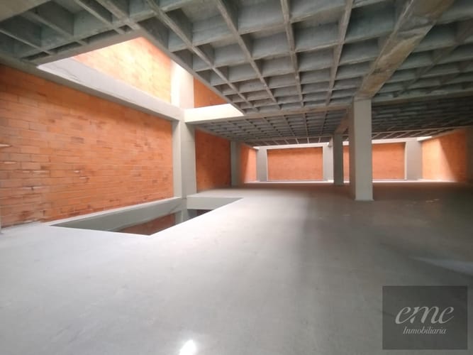 Bodega en arriendo en Perpetuo Socorro, Medellín, 3000 m² · foto 12 de 24