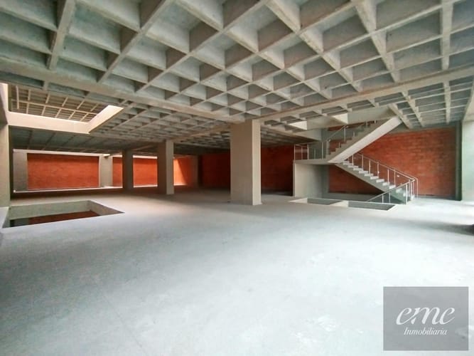 Bodega en arriendo en Perpetuo Socorro, Medellín, 3000 m² · foto 17 de 24
