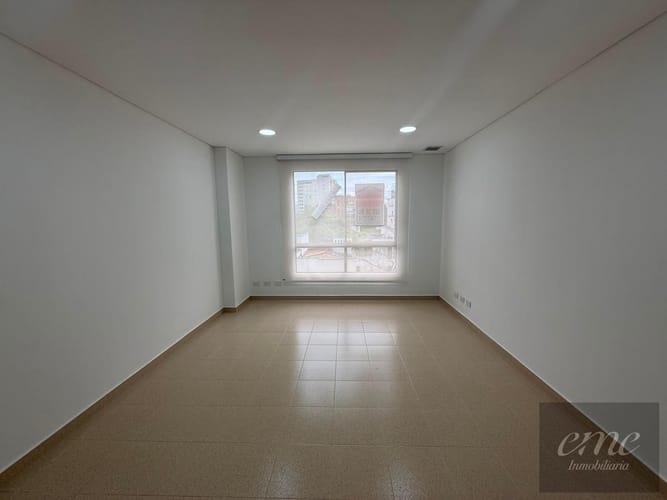 Oficina en arriendo en Patio Bonito, Medellín, 37 m² · foto 8 de 11