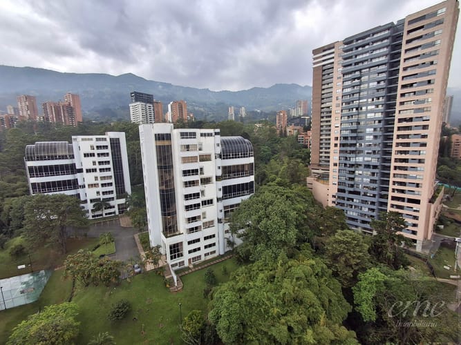 Apartamento de 2 alcobas en arriendo en Los Balsos, Medellín, 86 m² · foto 4 de 17