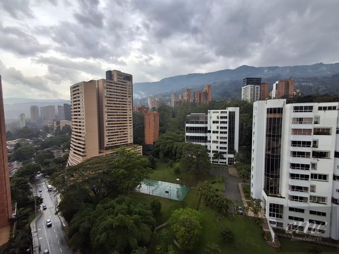 Apartamento de 2 alcobas en arriendo en Los Balsos, Medellín, 86 m² · foto 5 de 17