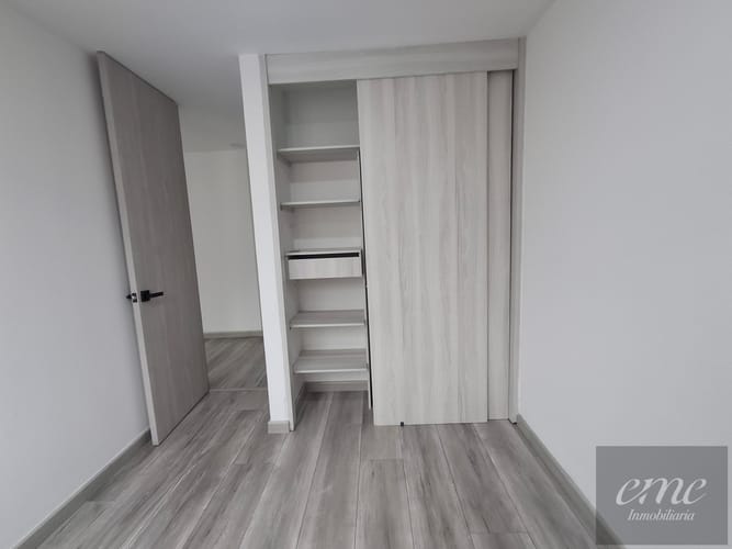 Apartamento de 2 alcobas en arriendo en Los Balsos, Medellín, 86 m² · foto 9 de 17