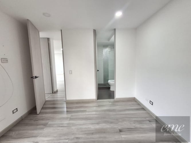 Apartamento de 2 alcobas en arriendo en Los Balsos, Medellín, 86 m² · foto 11 de 17