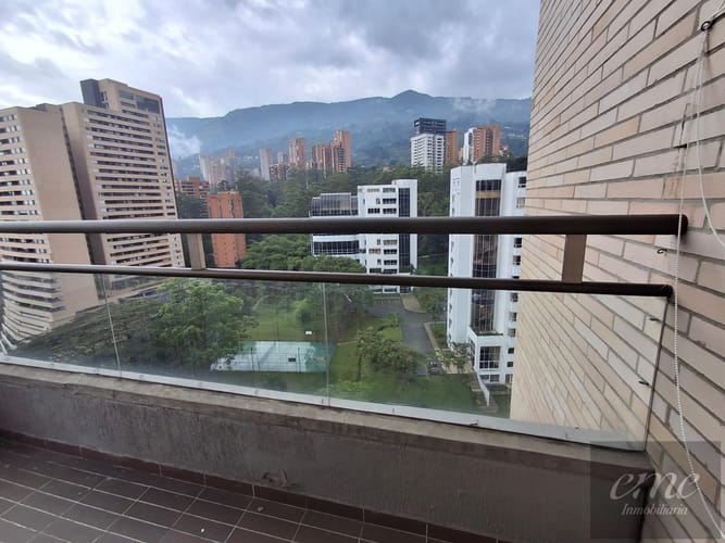 Apartamento de 2 alcobas en arriendo en Los Balsos, Medellín, 86 m² · foto 12 de 17