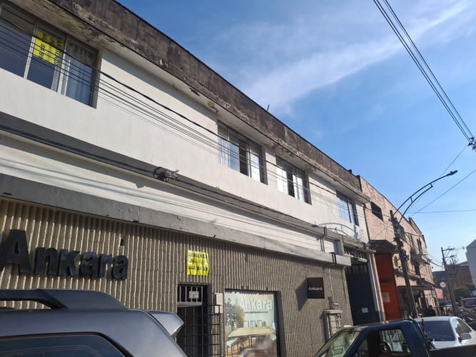 Bodega en arriendo en Perpetuo Socorro, Medellín, 324 m² · foto 4 de 21