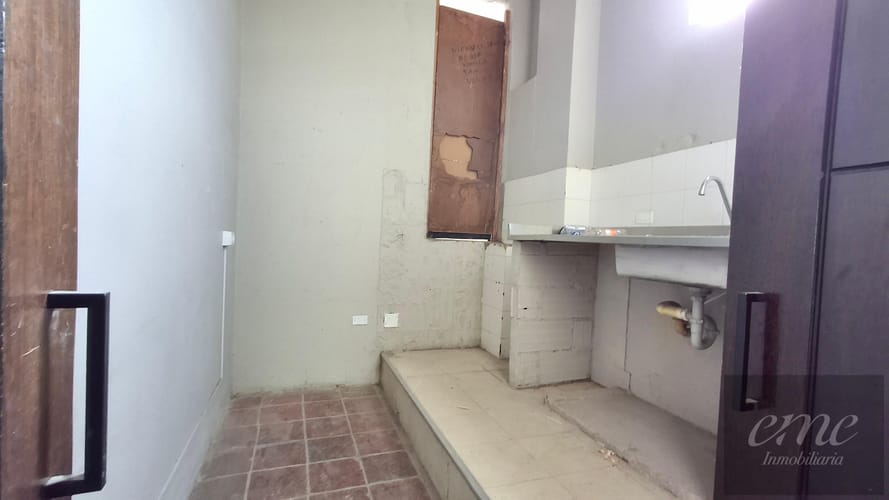 Bodega en arriendo en Perpetuo Socorro, Medellín, 324 m² · foto 9 de 21