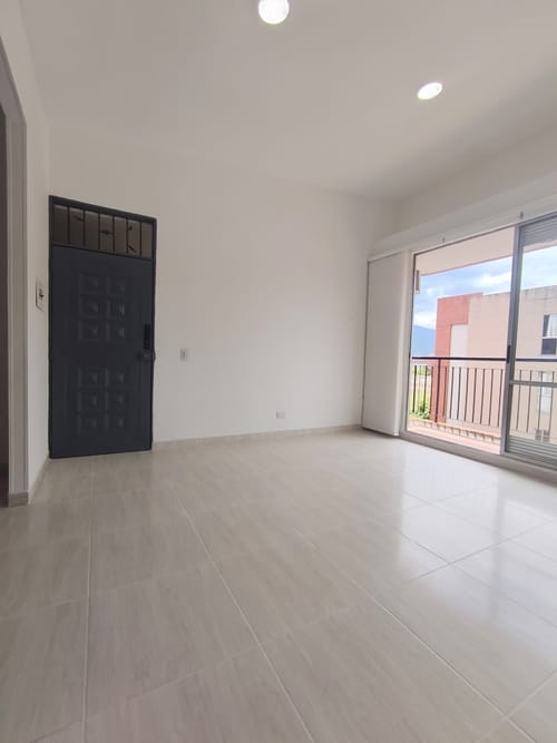 Apartamento de 3 alcobas en venta en Picaleña Y Mirolindo, Ibagué, 74 m² · foto 4 de 24