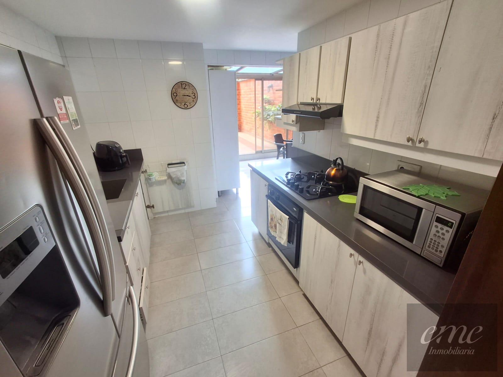 Apartamento en arriendo en La Florida, Medellín · foto 2 de 24
