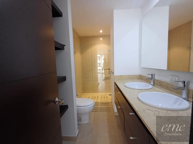 Apartamento de 2 alcobas en arriendo en El Tesoro, Medellín, 150 m² · foto 6 de 24
