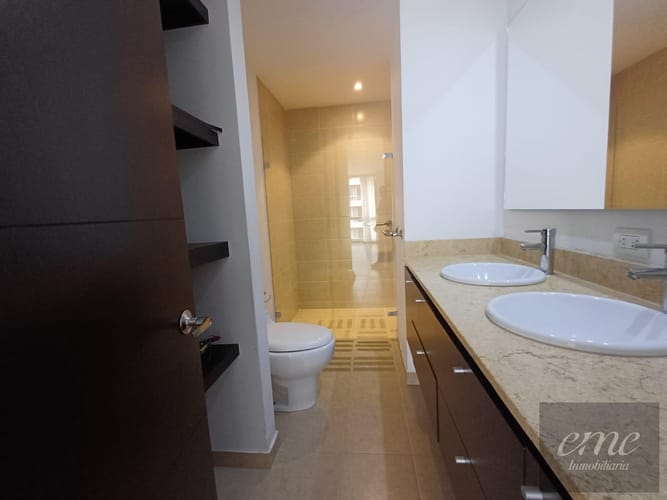 Apartamento de 2 alcobas en arriendo en El Tesoro, Medellín, 150 m² · foto 12 de 24