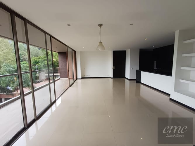 Apartamento de 2 alcobas en arriendo en El Tesoro, Medellín, 150 m² · foto 14 de 24