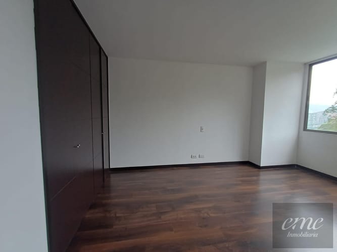 Apartamento de 2 alcobas en arriendo en El Tesoro, Medellín, 150 m² · foto 23 de 24