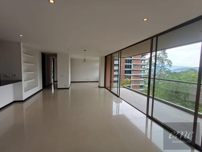 Apartamento de 2 alcobas en arriendo en El Tesoro, Medellín, 150 m² · foto 24 de 24