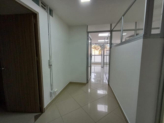 Oficina en arriendo en Laureles, Medellín, 85 m² · foto 2 de 14