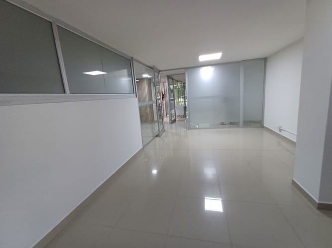 Oficina en arriendo en Laureles, Medellín, 85 m² · foto 5 de 14
