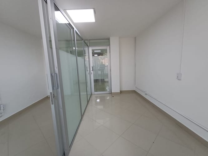 Oficina en arriendo en Laureles, Medellín, 85 m² · foto 10 de 14