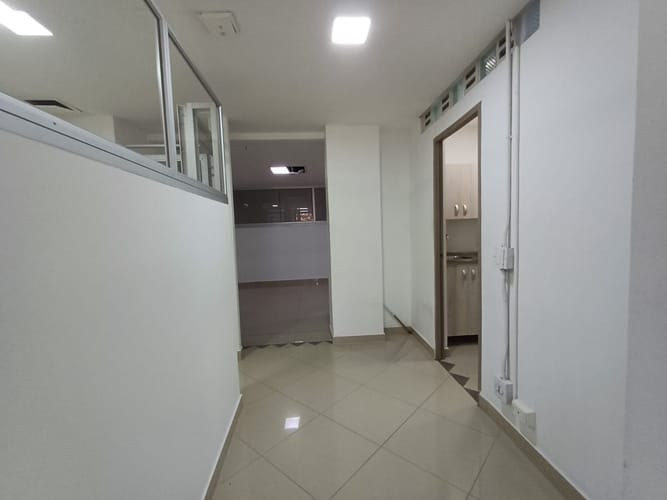 Oficina en arriendo en Laureles, Medellín, 85 m² · foto 13 de 14