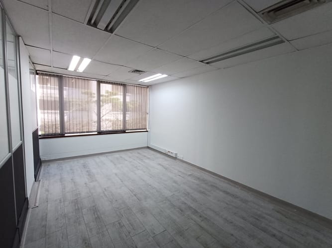 Oficina en arriendo en Patio Bonito, Medellín, 138 m² · foto 2 de 17