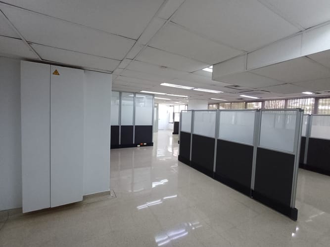Oficina en arriendo en Patio Bonito, Medellín, 138 m² · foto 6 de 17