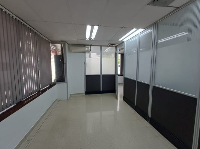 Oficina en arriendo en Patio Bonito, Medellín, 138 m² · foto 10 de 17