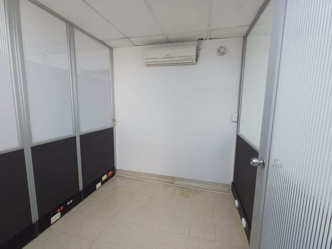 Oficina en arriendo en Patio Bonito, Medellín, 138 m² · foto 11 de 17
