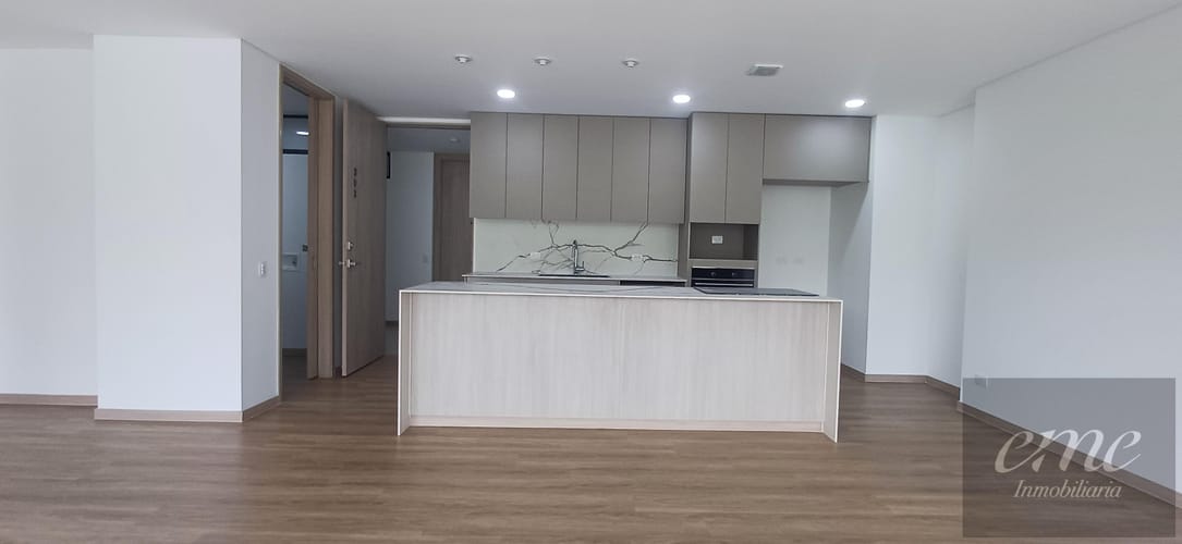 Apartamento de 2 alcobas en venta en Sajonia, Rionegro, 118 m² · foto 2 de 17