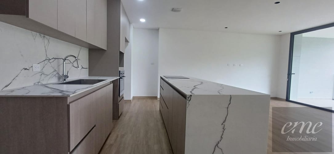 Apartamento de 2 alcobas en venta en Sajonia, Rionegro, 118 m² · foto 5 de 17