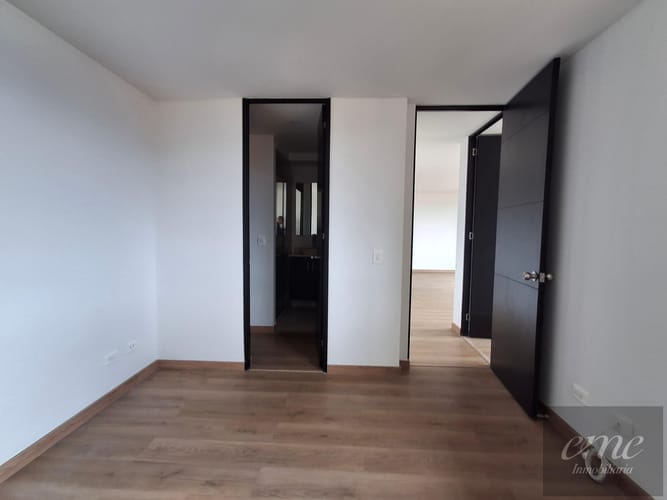 Apartamento de 2 alcobas en arriendo en Los Balsos, Medellín, 79 m² · foto 6 de 8