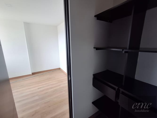 Apartamento de 2 alcobas en arriendo en Los Balsos, Medellín, 79 m² · foto 8 de 8