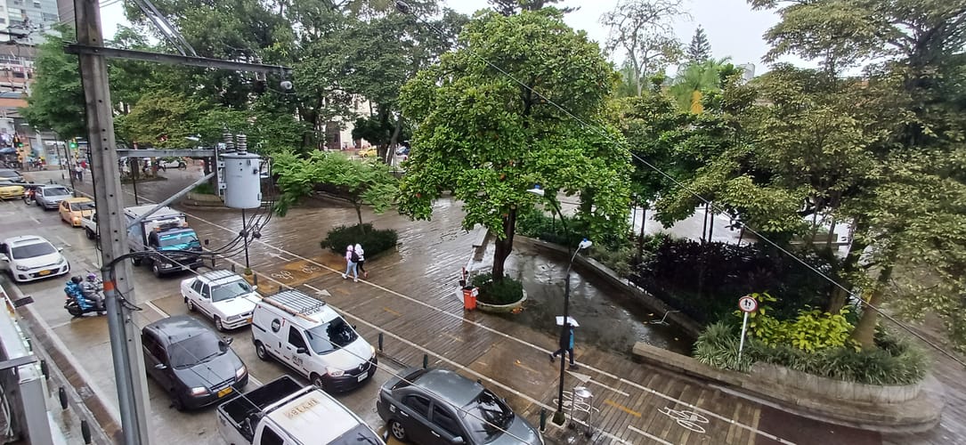 Oficina en arriendo en Centro, Itagüí, 600 m² · foto 2 de 24
