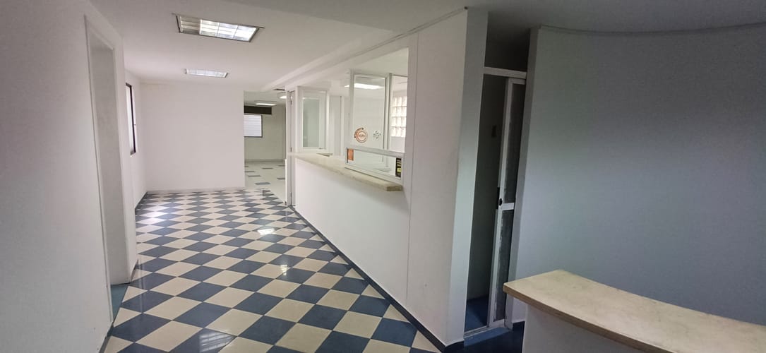 Oficina en arriendo en Centro, Itagüí, 600 m² · foto 9 de 24