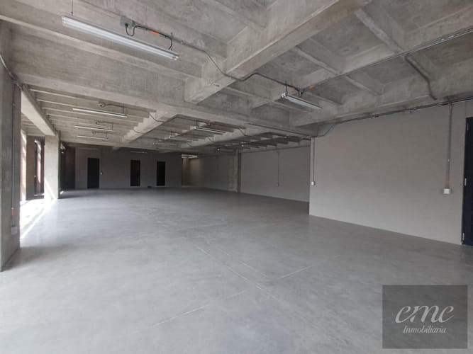 Bodega en arriendo en El Carmelo, Itagüí, 315 m² · foto 4 de 18