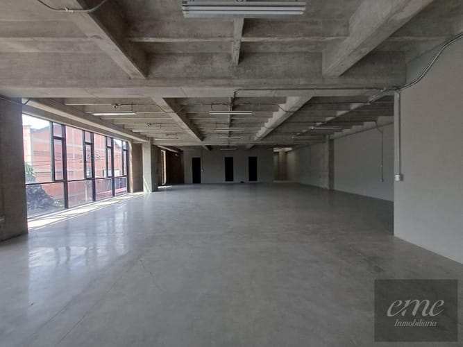 Bodega en arriendo en El Carmelo, Itagüí, 315 m² · foto 8 de 18