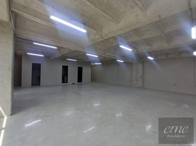 Bodega en arriendo en El Carmelo, Itagüí, 315 m² · foto 14 de 18