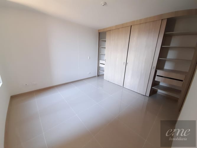 Apartamento de 3 alcobas en venta en Bello, 68 m² · foto 3 de 11