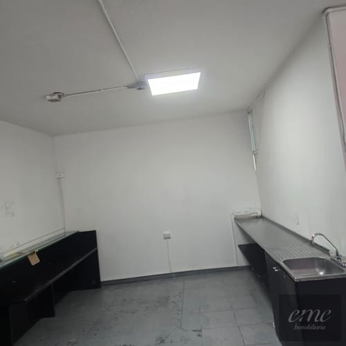 Bodega en arriendo en El Chagualo, Medellín, 500 m² · foto 4 de 10