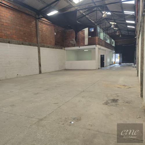Bodega en arriendo en El Chagualo, Medellín, 500 m² · foto 6 de 10