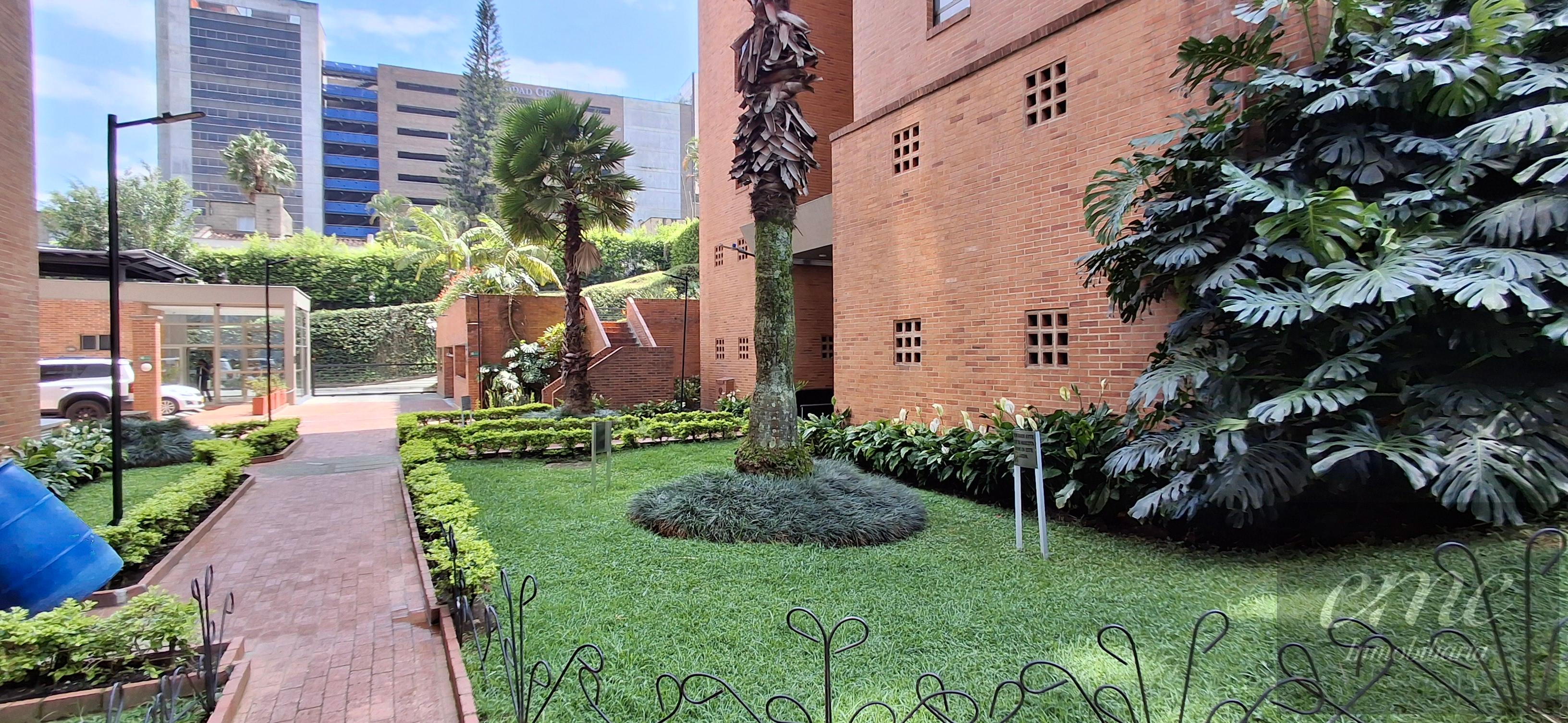 Apartamento en venta en Cola Del Zorro, Medellín · foto 2 de 24