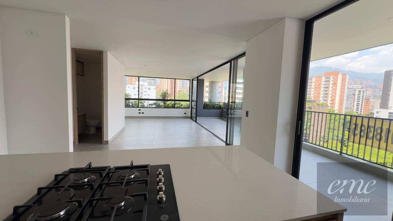 Apartamento en arriendo en La Linde, Medellín · foto 2 de 24