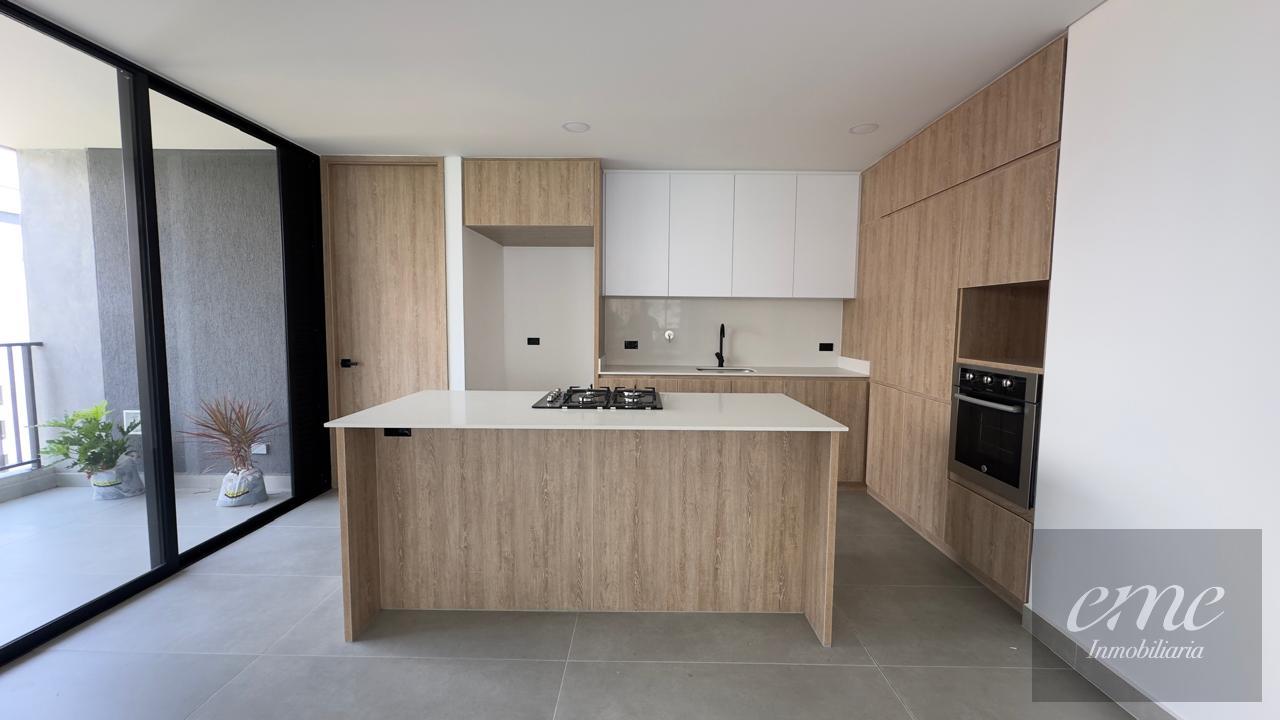 Apartamento en arriendo en La Linde, Medellín · foto 4 de 24