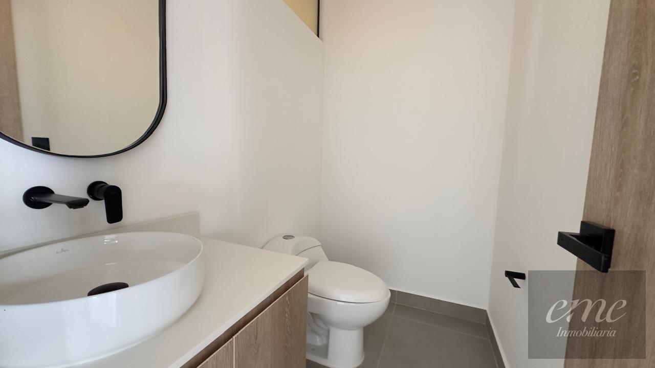 Apartamento en arriendo en La Linde, Medellín · foto 5 de 24