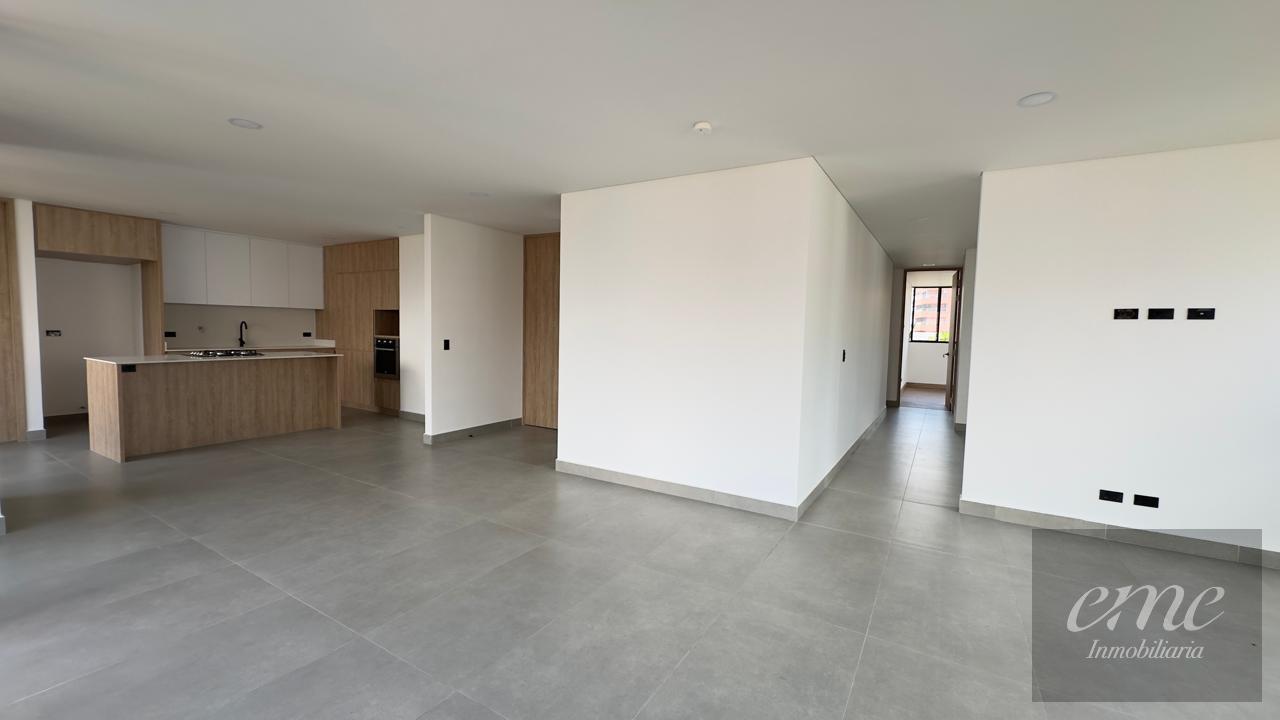 Apartamento en arriendo en La Linde, Medellín · foto 6 de 24