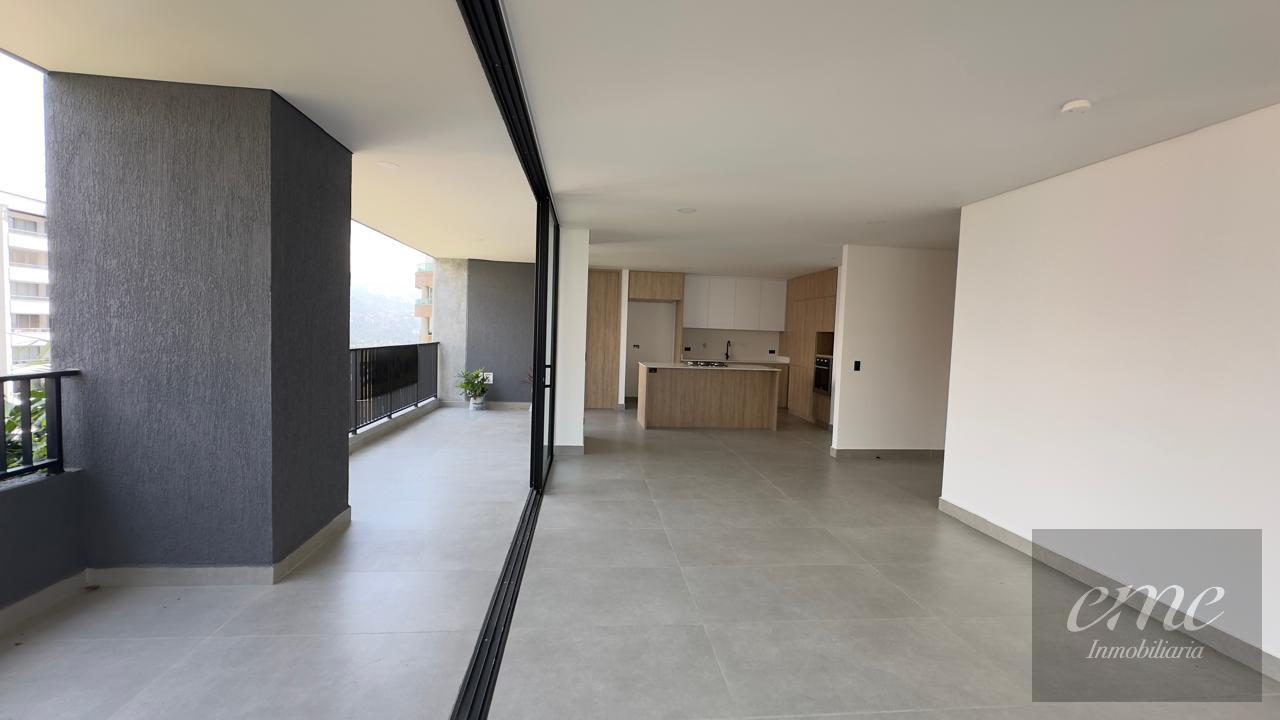 Apartamento en arriendo en La Linde, Medellín · foto 8 de 24