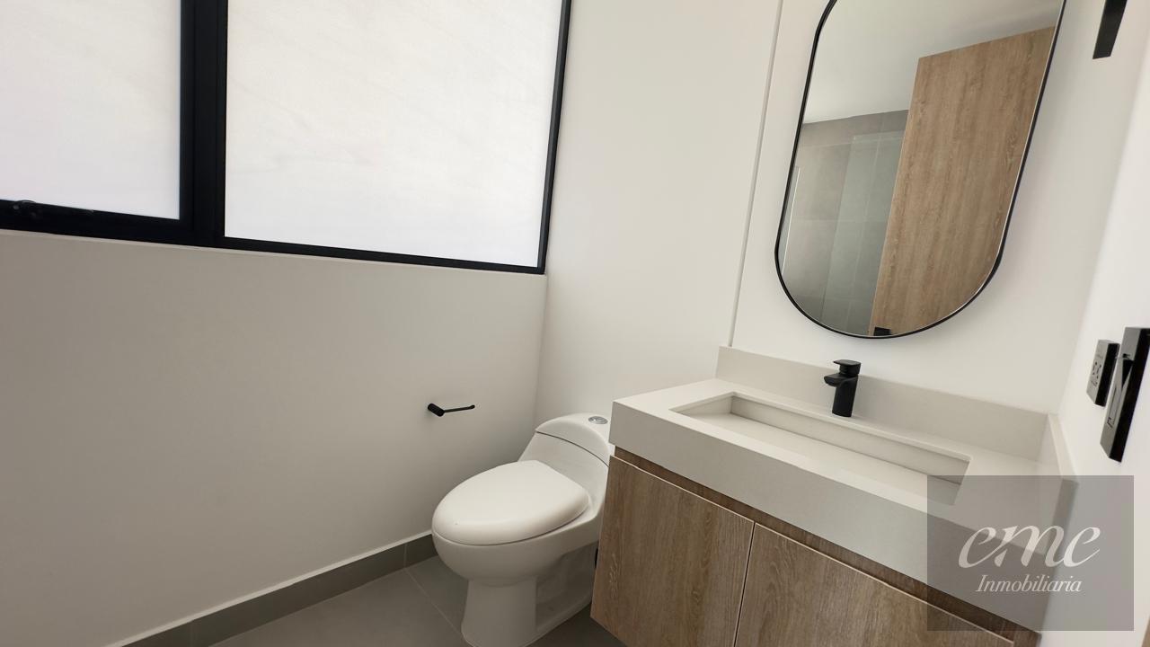 Apartamento en arriendo en La Linde, Medellín · foto 18 de 24